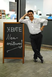 Mohamed Moselhy (53) führt das Restaurant 'Portofino' in Gescher im Münsterland seit Mai 2010. Der gebürtige Ägypter hatte 80.000 Euro in den Umbau investiert, doch das Lokal ist meist leer.
