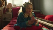 Im neuen Zuhause sehnt sich Kim nach Ruhe: Sie muss sich auf die Aufnahmeprüfung an der Musikschule vorbereiten.