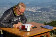 Harald Krassnitzer schreibt einen Brief an sich selbst, Untersberg Salzburg.