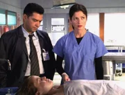 Jordan (Jill Hennessy) und Captain George Diaz (Carlos Gímez) stehen vor einem Rätsel: Wer hat die junge Soldatin (Darsteller nicht zu ermitteln) ermordet?