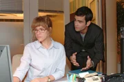 David (Mathis Künzler, r.) bittet Lisa (Alexandra Neldel, l.) inständig um ihr Vertrauen. Wird sie hart bleiben...? (Dieses Foto von Alexandra Neldel darf nur in Zusammenhang mit der Berichterstattung über die Serie "Verliebt in Berlin" veröffentlicht und verbreitet werden.)