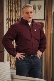 Adam Burns (Matt LeBlanc)