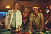 Endlich haben J.D. (Zach Braff, l.), Turk (Donald Faison, r.) und Elliot die Klinik für sich, denn Dr. Phil Cox ist mit seiner Ex-Gattin Jordan unterwegs. Doch die Freude währt nicht lange ...