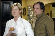 Armin (Rainer Will, r.) und Susanne (Heike Jonca, l.) können ihren Streit nicht begraben ...