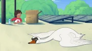 Schwan Hokuspokus sitzt auf einem Hausdach fest. Josefine muss helfen und bringt ihm Wasser. Es scheint, als könne er nicht genug Anlauf nehmen, um von dort wegzufliegen und hat jetzt keine Energie mehr.