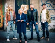 (v.li.): Penny Lanz (Lilian Klebow), Henriette Wolf (Brigitte Kren), Max Herzog (Martin Gruber), Klaus Lechner (Andreas Kiendl).