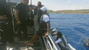 Curacao Coat Guards im Gespräch mit einem Sea-Doo-Fahrer.