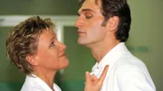 Der skandalöse Kuß zwischen Nikola (Mariele Millowitsch) und Dr. Schmidt (Walter Sittler) auf dem Ärzteball sorgt immer noch für Gesprächsstoff ...