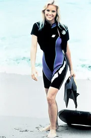 Neely (Gena Lee Nolin) ist es nicht gelungen, sich für den Bodyboard- Wettbewerb zu qualifizieren.