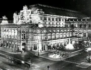 Wr. Staatsoper von außen.