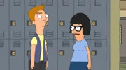 Tina (r.) wartet sehnsüchtig auf eine Antwort von Jimmy Jr. (l.). Sie hat ihn zum Schulball eingeladen. Doch er kann sich nicht entscheiden ...
