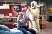 Vom Kollegen behandelt, l-r: Richard Flood als Dr. Cormac Hayes, Jesse Williams als Dr. Jackson Avery