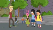 Vorne, l-r: Logan, Louise, Tina, Gene