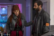Morgane Alvaro (Audrey Fleurot, l.); Adam Karadec (Mehdi Nebbou, r.)