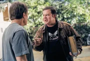 Larry (Joel Murray, re.) will seinen alten Schulfreund Hal (Bryan Cranston) für einen wahnwitzigen Plan gewinnen.