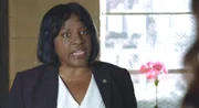 Abermals hat sich Danny den Anweisungen von oben widersetzt. Stinksauer erteilt Carver (LaTanya Richardson) die allerletzte Verwarnung ...