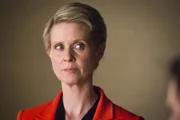 Bedeuten ihre Entscheidungen für einige Menschen den Tod? Kade Prurnell (Cynthia Nixon) ...