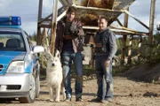 Ben (Tom Beck, l.) wird unfreiwillig zum Hundebesitzer und jagt gemeinsam mit Semir (Erdogan Atalay) die Männer, die für den Tod von "Bellos" Herrchen verantwortlich sind.