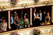Richard Lugner, Ivana Trump (vorne, 2.v.l.), Christine Lugner (vorne, m.).