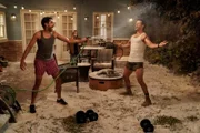 (v.l.n.r.) Al (Adhir Kalyan); Hazel (Farrah Mackenzie); Riley (Parker Young)