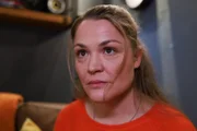 Nadine (Floriane Eichhorn) erkennt, dass sich ihre Gefühle für Henry geändert haben.