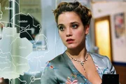 Mona Seidler (Muriel Baumeister) ist fassungslos über den Tod ihres Kollegen Sebastian Mittner.