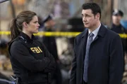 FBI Special Agent Maggie Bell (Missy Peregrym, l.); Detective Nick Zito (Adam Ferrara, r.)