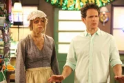 Dee Reynolds (Kaitlin Olson, l.); Dennis Reynolds (Glenn Howerton, r.)