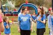 (v.li.): Julia Butters (Anna-Kat Otto), Katy Mixon (Katie Otto), Sara Rue (Nancy Granville).