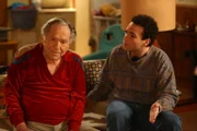 Albert "Pops" Solomon (George Segal, l.); Barry Goldberg (Troy Gentile, r.)
