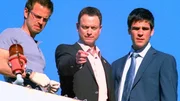 Auf dem Dach des Krankenhauses rekonstruieren Danny (Carmine Giovinazzo, l.), Mac (Gary Sinise, M.) und Donald (Eddie Cahill) den Tathergang. Auf dem Dach des Krankenhauses rekonstruieren Danny (Carmine Giovinazzo, l.), Mac (Gary Sinise, M.) und Donald (Eddie Cahill) den Tathergang.