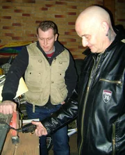 Trödelexperte Otto Schulte (li.) und Andreas