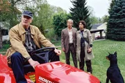 Helmut (Hans-Jörg Assmann, l.) gibt sich gegenüber Leo (Henning Baum, M.) und Nina (Elena Uhlig, r.) kurz angebunden.