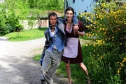 Elena (Lili Gesler, r.); Nils (Florian Stadler, l.)
