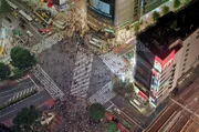 Tokios berühmteste Kreuzung in Shibuya ist immer belebt.