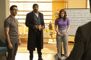 (v.l.n.r.) Rizwan Asadi (Arash DeMaxi); Alec Mercer (Jesse L. Martin); Phoebe Duncan (Molly Kunz)