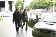 Kevin (Seamus Dever, M.) und Javier (Jon Huertas, l.) begleiten Kate (Stana Katic, r.) zu ihrem nächsten Fall ...