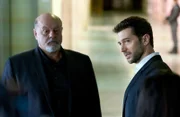Eric Beaumont (Luke Roberts, r.), Freddie Woods (Michael Ironside)