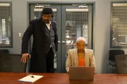 Alec Mercer (Jesse L. Martin, l.); Kylie Mercer (Travina Springer, r.)