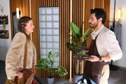 Nathalie (Amrei Haardt) und Matteo (Riccardo Angelini) merken, dass etwas zwischen ihnen steht.