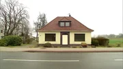 Mike und Yvonne erwerben ein Haus mit einer großen Garage für ihre Motorräder. Leider ist ihr Renovierungsbudget sehr knapp.