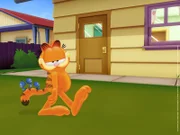 Als die Vogelbabys schlüpfen, halten sie prompt Garfield für ihre Mama.