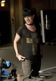 Thanksgiving steht vor der Tür, was dazu führt, dass Abby (Pauley Perrette) großen Enthusiasmus für das bevorstehende NCIS-Familienessen entwickelt ...