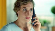 Kerstin (Meike Schlüter) hat mal wieder ein problematisches Gespräch mit Sascha, als plötzlich eine Fremde auftaucht...