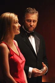 Gil (William Petersen) erhält attraktive Unstützung: Sofia Curtis (Louise Lombard) gehört seiner neuen Truppe an.