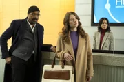 Alec Mercer (Jesse L. Martin, l.); Phoebe Duncan (Molly Kunz, r.)