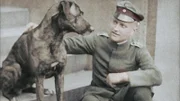 Manfred von Richthofen, wegen der Farbe seines Flugzeugs besser bekannt als der „Roter Baron“, war ein Spitzenflieger der deutschen Luftwaffe. Selbst unter den Alliierten war er eine wahre Legende und soll 80 feindliche Flugzeuge abgeschossen haben. Er wird am 21. April 1918 an der Somme abgeschossen.