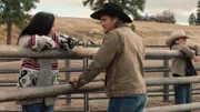 Monica Dutton (Kelsey Asbille), Kayce Dutton (Luke Grimes) und Tate Dutton (Brecken Merrill)