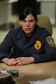 Auch die U-Bahn-Polizistin McKenna Grant (Clea Duvall) hat Briefe erhalten, die von dem Opfer geschrieben wurden. Kann sie Licht in die Ermittlungen bringen?