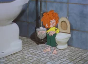 Pumuckl im Badezimmer.